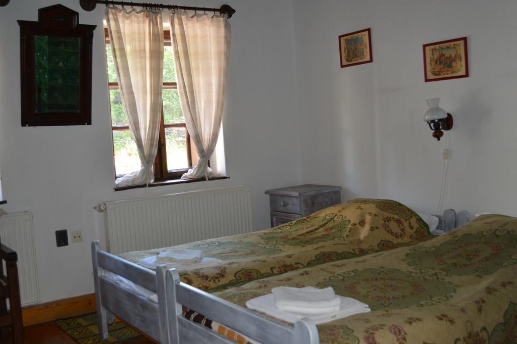 Hotel Hollokoeves Vendeghazak Zimmer foto